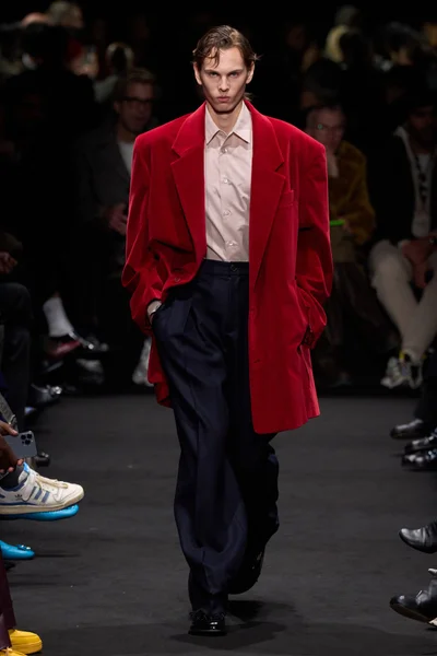 Look 14
